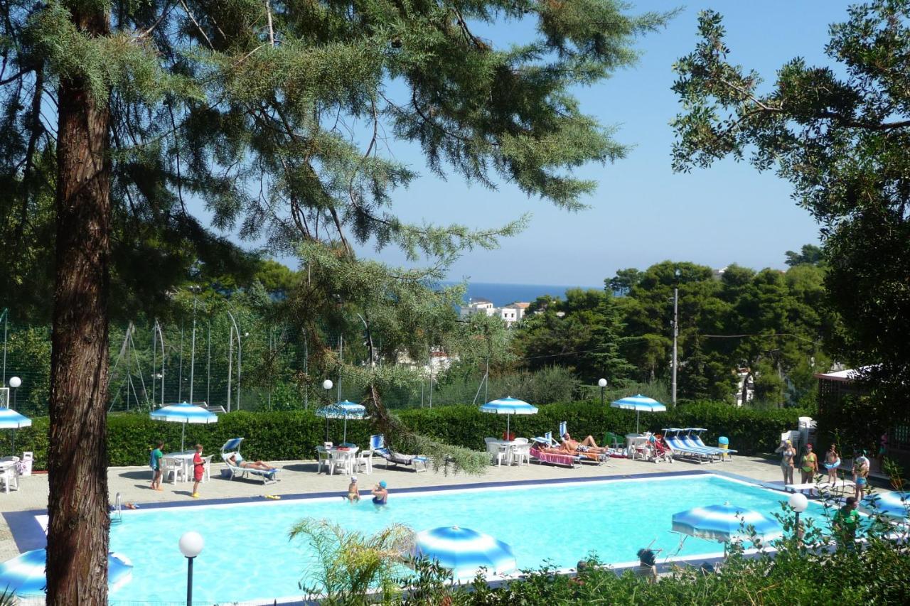 Happy Camp Mobile Homes In Camping Villaggio Internazionale San Menaio Kültér fotó